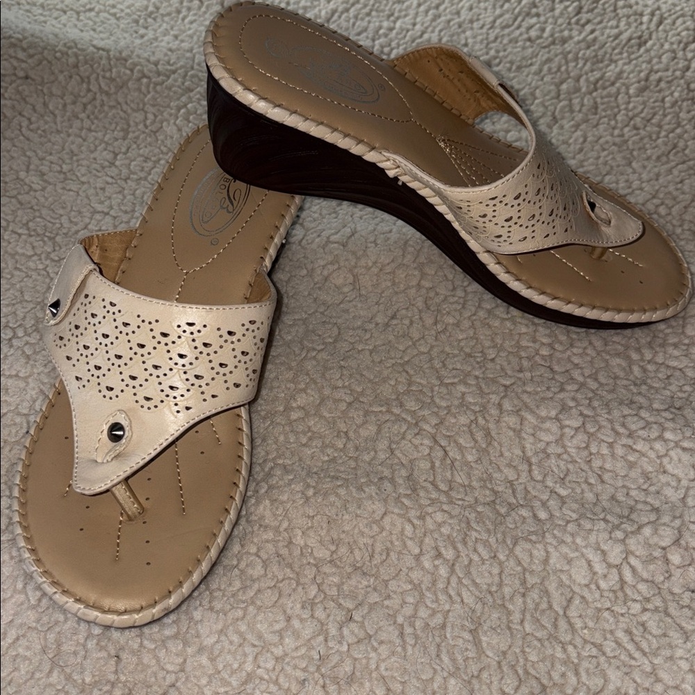 Bolaro by summer rio
Women's Cream Sandals